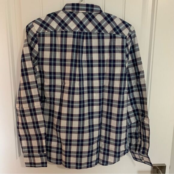 Untuckit Shirt 12 - Picture 5 of 8